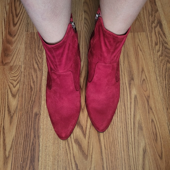 Mid Heel Suede Pointy Red Booties - Picture 2 of 12